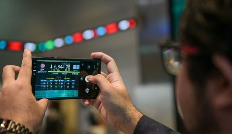 Analis Proyeksikan IHSG Volatile Pekan Ini, Risiko Geopolitik Jadi Sentimen Utama