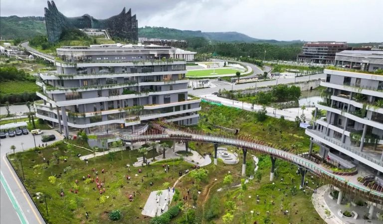 Pengukuhan Kadin Kaltim Digelar di IKN, Putri Amanda Resmi Pimpin 2025–2030
