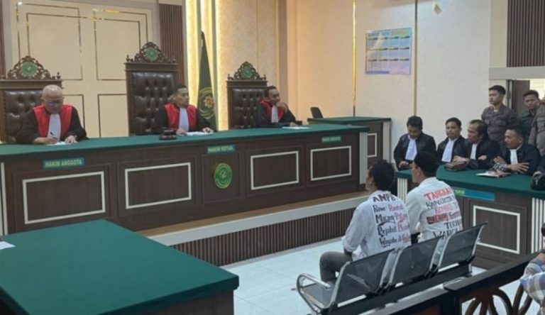 Dua Aktivis Kasus Demo di Pati Divonis 6 Bulan, Langsung Dibebaskan