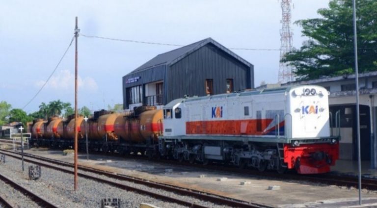 Selama Mudik Lebaran, Kereta Barang KAI Sumut Tetap Beroperasi Penuh