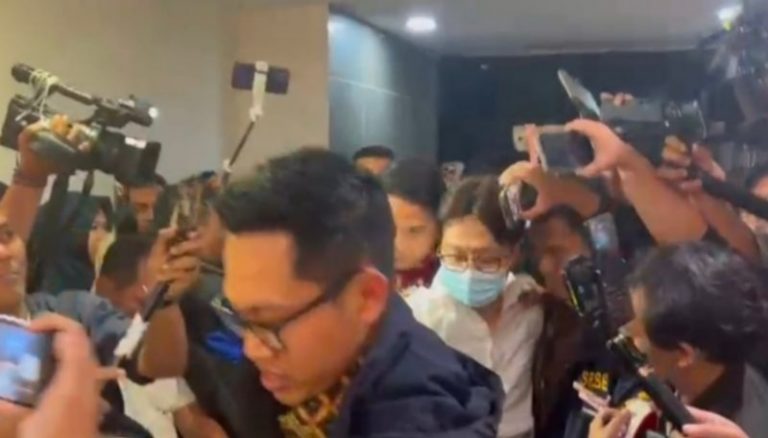 Polda Metro Jaya Tahan Dokter Richard Lee dalam Kasus Produk Kecantikan