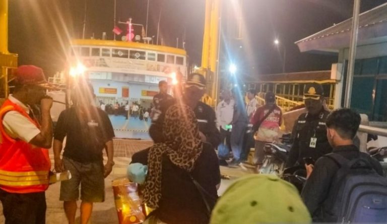 Antusias Tinggi, Kapal Mudik Gratis Jangkar–Raas Penuh 331 Penumpang