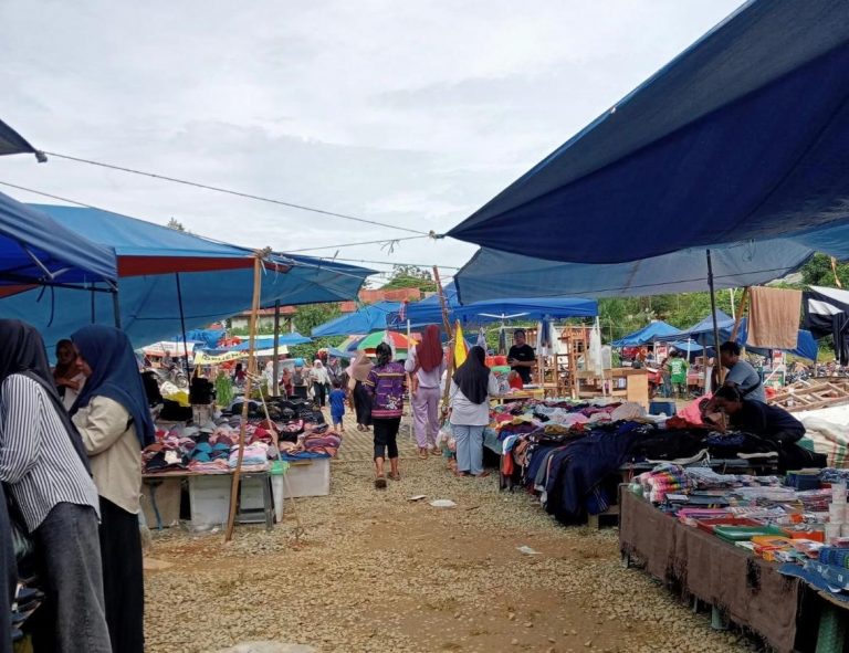Pedagang Pasar Rabu Tolak Relokasi ke Tengin Baru