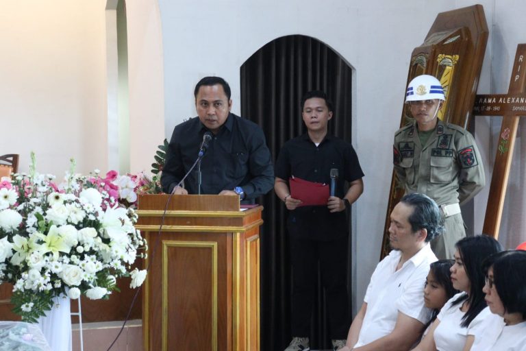 Kutai Barat Berduka, Frederick Edwin Sampaikan Penghormatan Terakhir untuk Rama Asia
