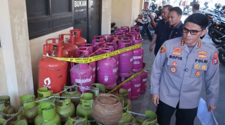 Polisi Bongkar Oplos LPG 3 Kg ke Tabung 12 Kg di Banyuwangi, Tiga Tersangka Ditangkap