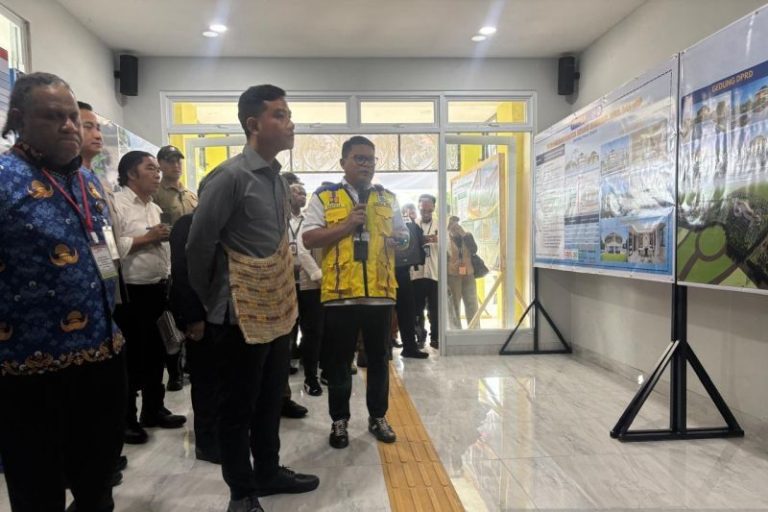 Tinjau Rusun ASN Nabire, Gibran Minta Gubernur Papua Tengah Tolak Bangunan Bermasalah