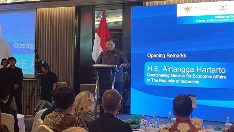 Airlangga: Pelemahan Rupiah Dipicu Gejolak Global, Pemerintah Terus Pantau
