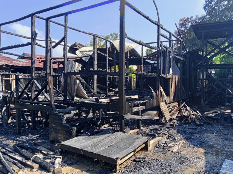 Si Jago Merah Hanguskan Rumah di Mawai Indah