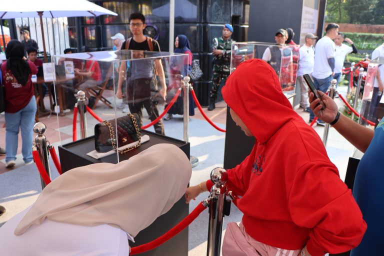 Kejagung Pamer Ferrari Rp6,5 Miliar dan Tas Hermes di CFD