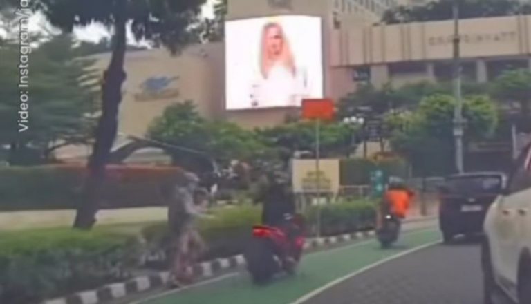 Polisi Buru Penjambret Ponsel WNA Italia di Bundaran HI