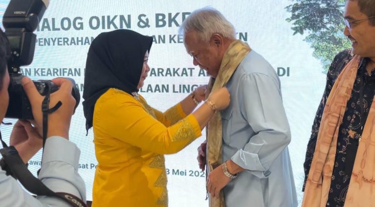 Kelompok Bawe Regok Mentawir Produksi Batik dari Pewarna Alami Mangrove