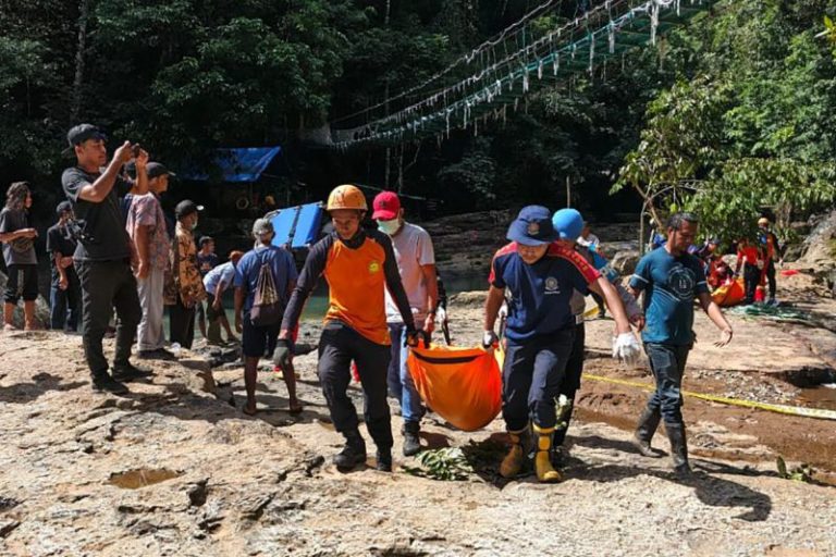 Dua Turis Austria Tewas Jatuh dari Jembatan Gantung Cunca Wulang