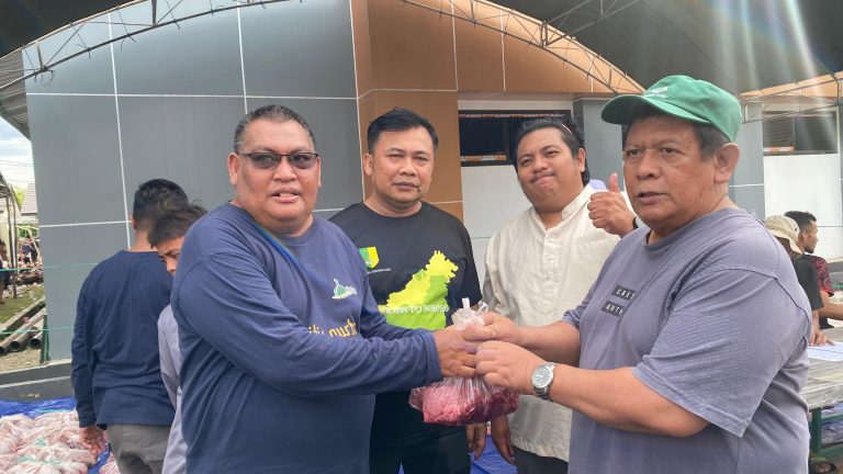Kajati dan Pegawai Kejaksaan Berpartisipasi dalam Kurban Iduladha