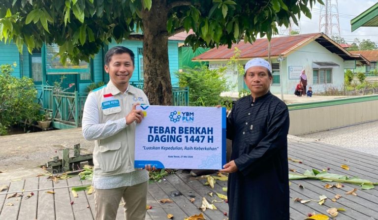 Program Sosial YBM PLN Hadirkan Kebahagiaan di Hari Raya Kurban