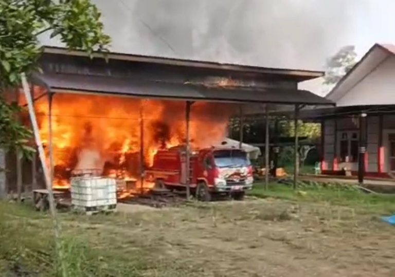 Kebakaran Hebat di Sebulu Ulu Hanguskan Gudang Arsip dan Kendaraan