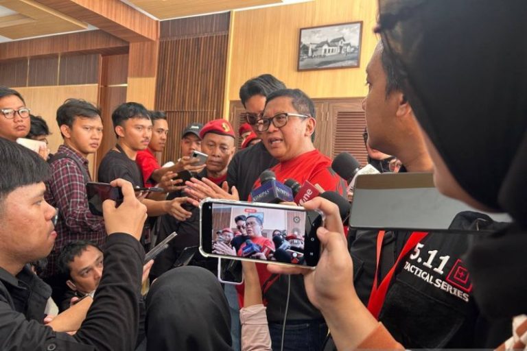 Hasto Sebut Ambang Batas Parlemen Harus Lewat Negosiasi Politik dan Kajian