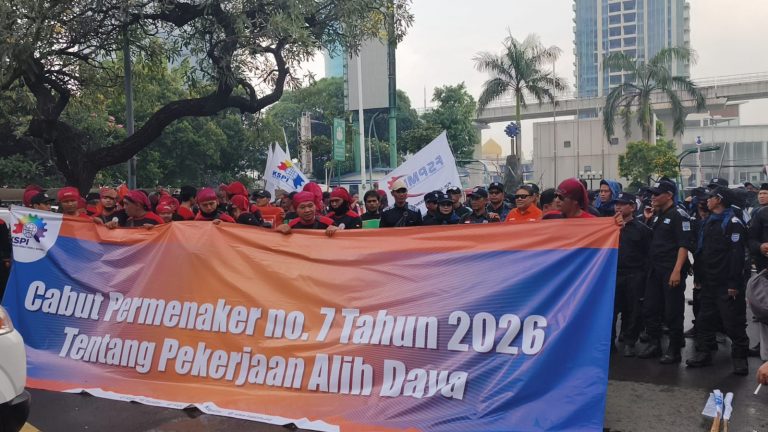 KSPI dan Partai Buruh Kepung Kemnaker, Tolak Permenaker Outsourcing