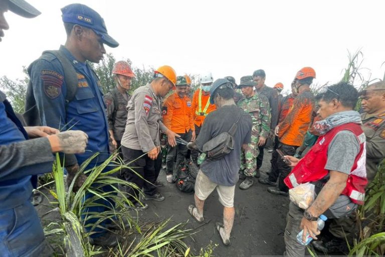 Dua Pendaki Asal Singapura Ditemukan Tewas di Gunung Dukono
