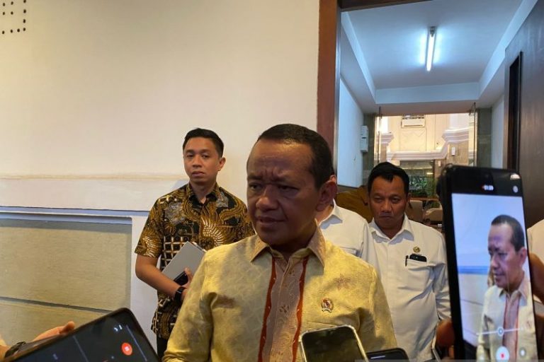 Rupiah Melemah dan Harga Minyak Naik, Bahlil: BBM Subsidi Tidak Akan Naik