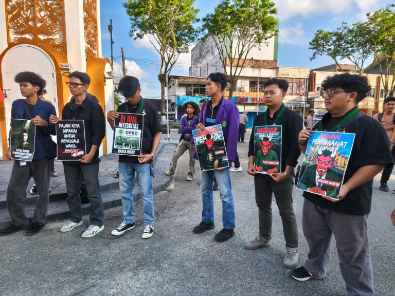 Mimbar Bebas Mahasiswa di Balikpapan Angkat Isu Transparansi dan Hak Angket DPRD