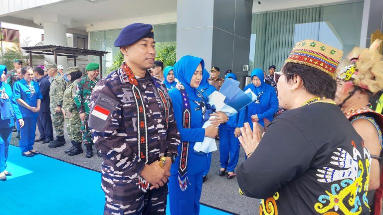 Komandan Kodaeral XIII Resmikan Gedung Pati Unus di Lanal Balikpapan